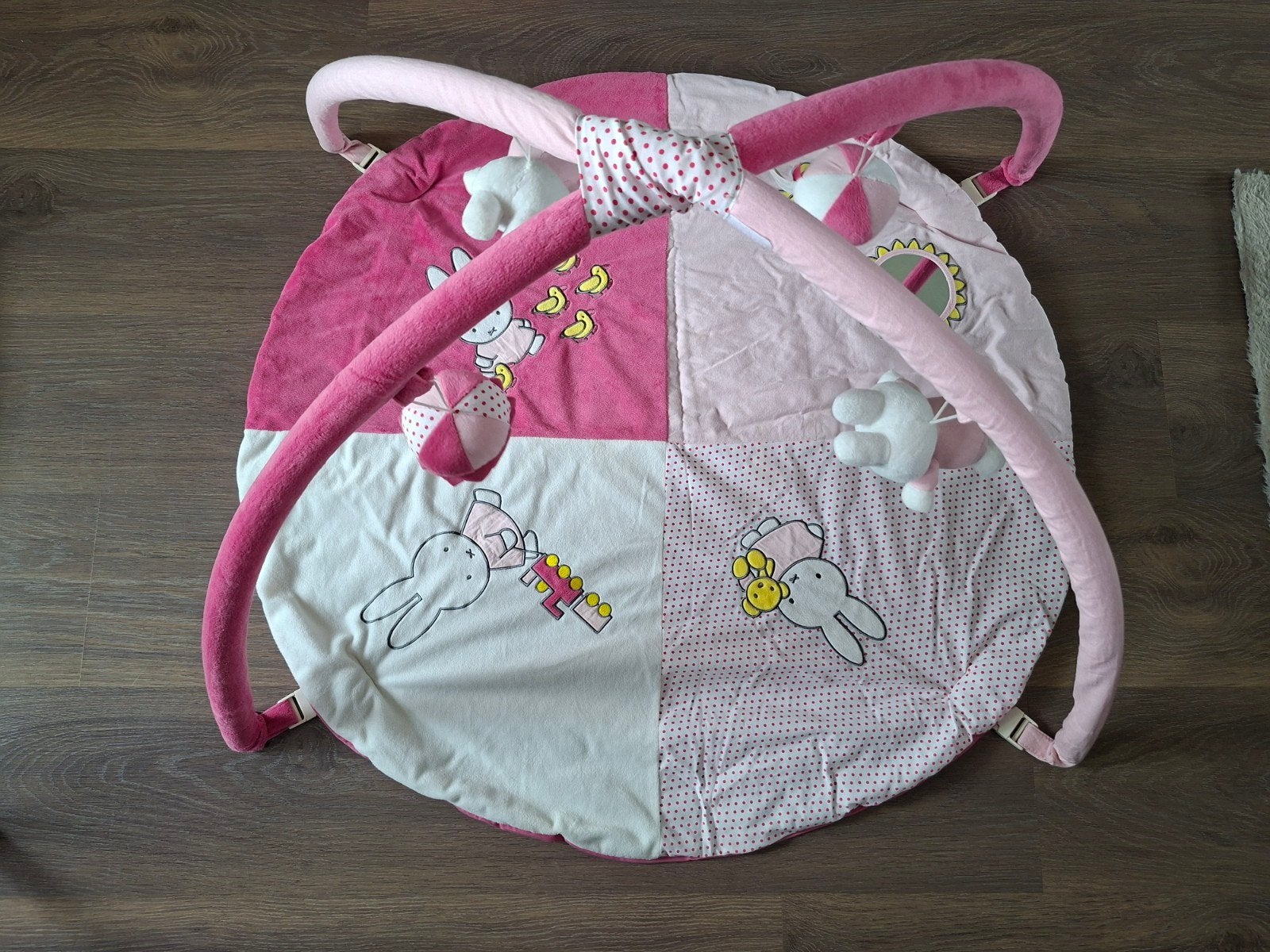 Roze baby speelkleed met Nijntje en speeltjes, Ophalen of Verzenden, Gebruikt