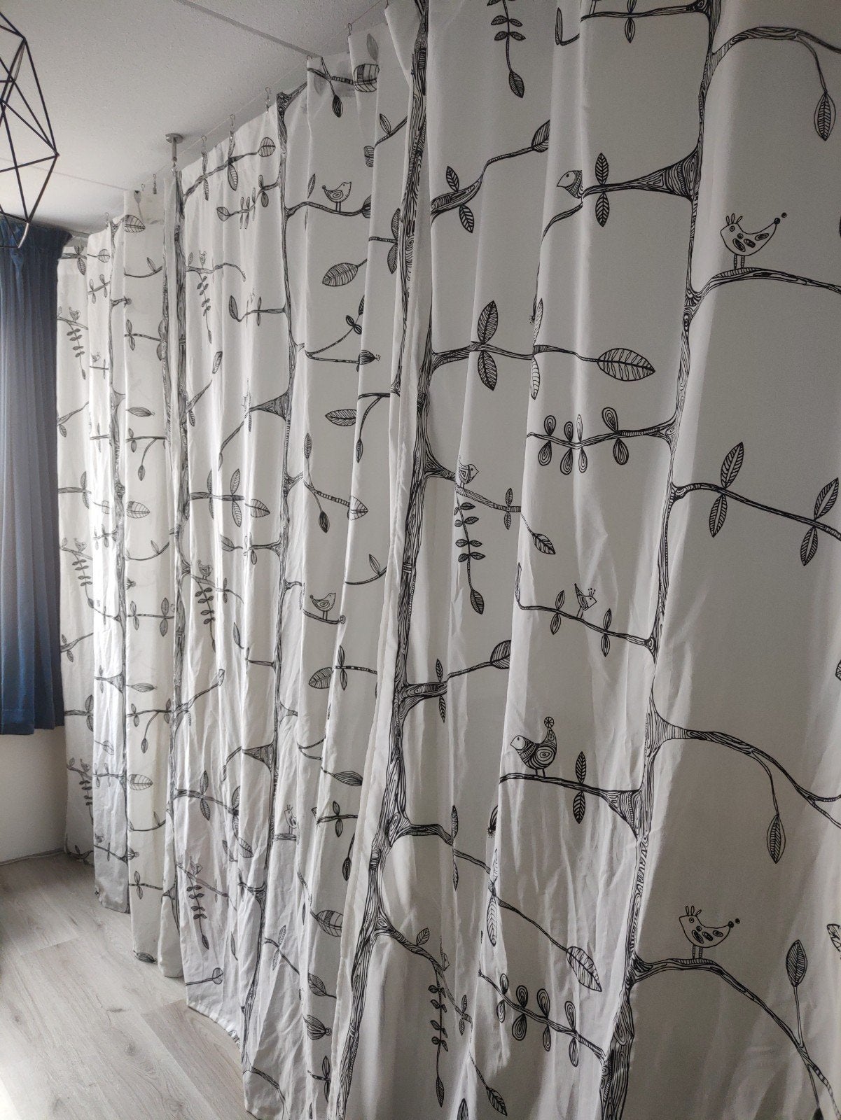 IKEA Gordijnen met vogelprint inclusief ophangsysteem, Met haken, Ophalen of Verzenden, Zo goed als nieuw, Gordijn