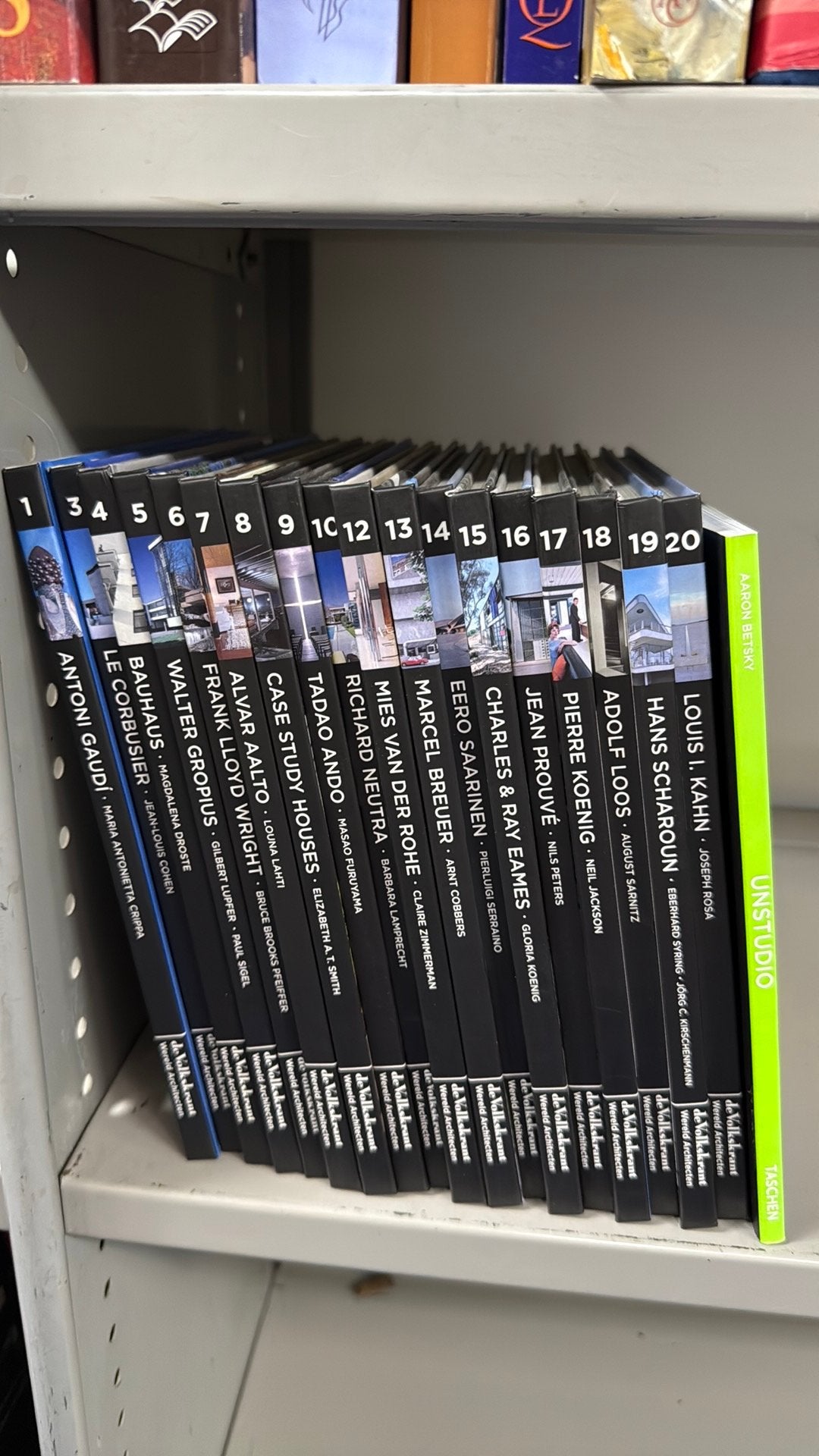 J. Rosa - Kahn. Taschen Volkskrant serie wereld Architecten, Ophalen of Verzenden, Zo goed als nieuw, J. Rosa, Overige onderwerpen