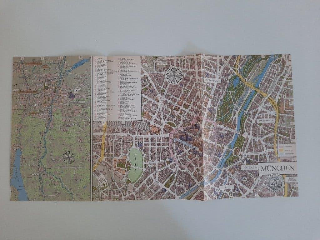 2 x plattegrond MÜNCHEN, Overige typen, Ophalen of Verzenden, Zo goed als nieuw, Duitsland