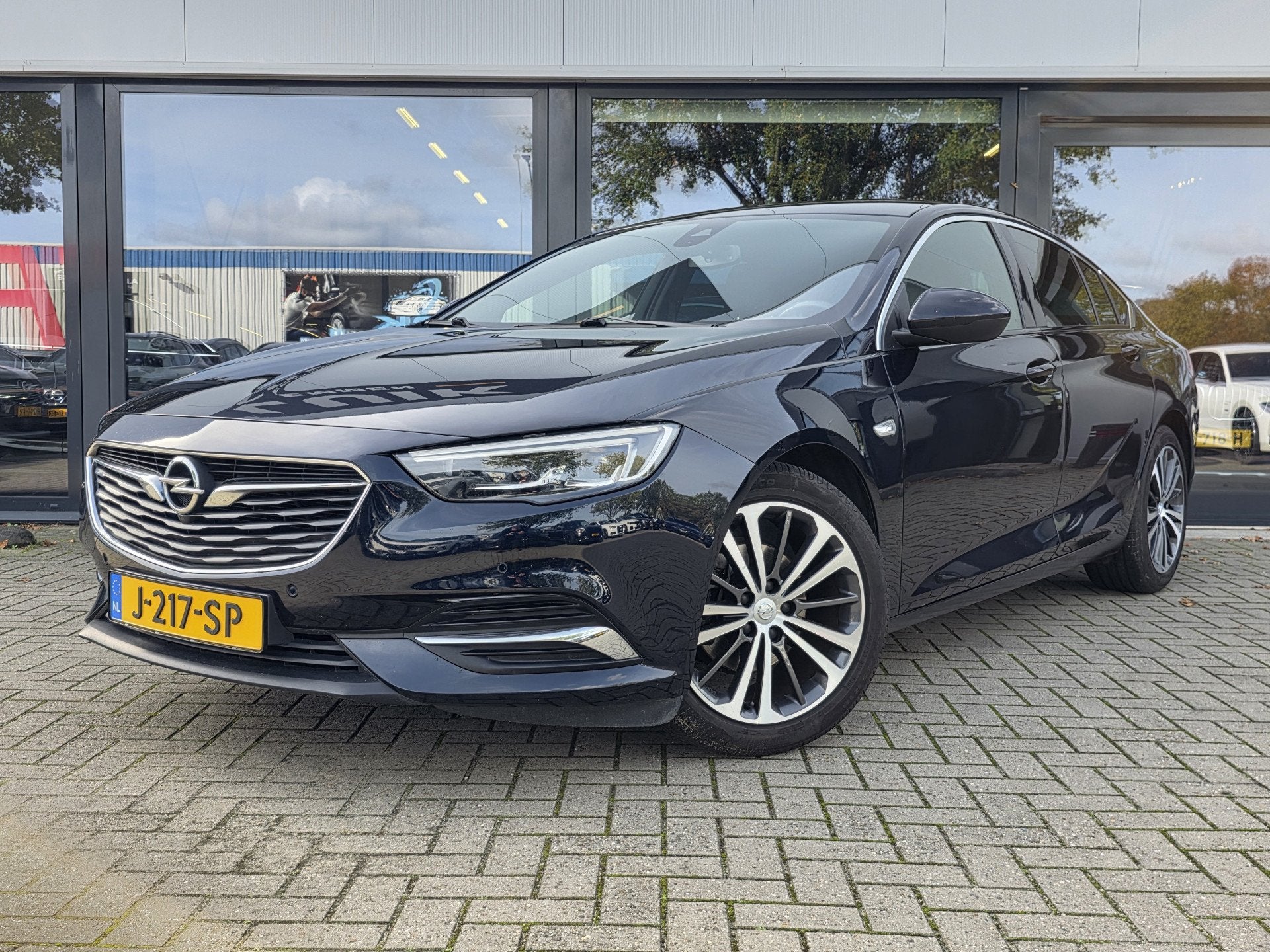 Opel Insignia Grand Sport 1.5 Turbo Business Executive, Dealer onderhouden, Gebruikt, 4 cilinders, 700 kg