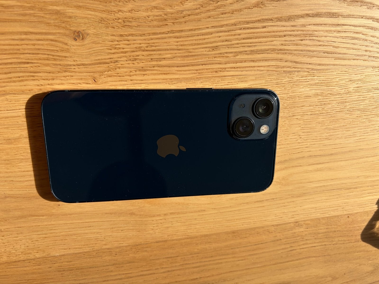 Foto 3 van Apple iPhone 13 - midnight sky - 128 GB