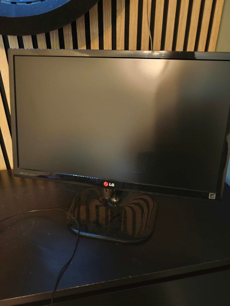 LG 21.5 inch Monitor LG 22MP550-P, Ophalen, Kantelbaar, Full HD, Zo goed als nieuw