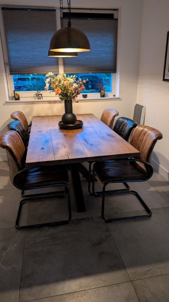 Robuuste massief eiken eethoek met 6  lederen stoelen., Huis en Inrichting, Ophalen, Zo goed als nieuw, Stoer, solide en  robuust