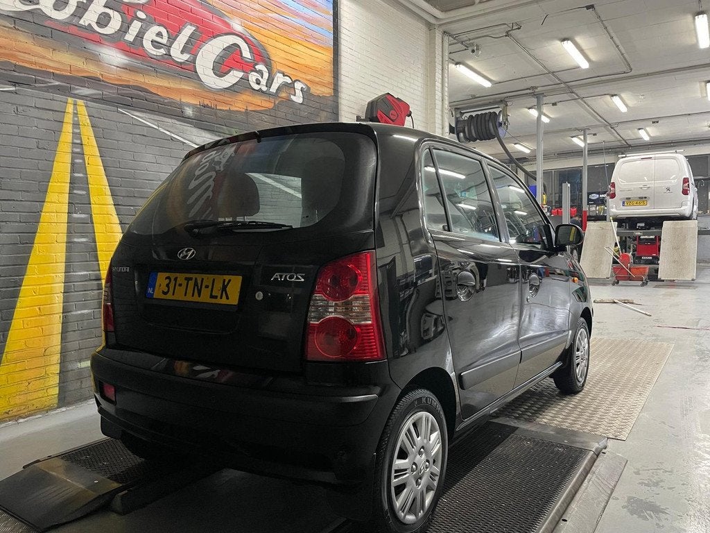 Hyundai Atos 1.1i Active Airco | Parkeersensor achter, Auto's, Hyundai, 31 €/maand, 4 cilinders, Zwart, Origineel Nederlands