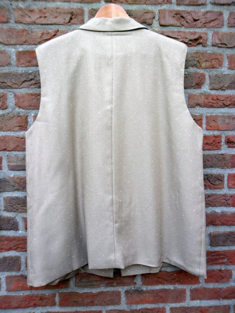 Fluresk nieuwe zandkleur gilet met stras steentjes maat 44, Beige, Maat 42/44 (L), Nieuw, Ophalen of Verzenden
