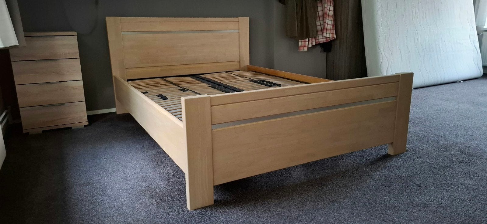 Tweepersoonsbed houten met lattenbodems - 140x200 cm, Huis en Inrichting, Ophalen, Gebruikt, Overige kleuren, Tweepersoons