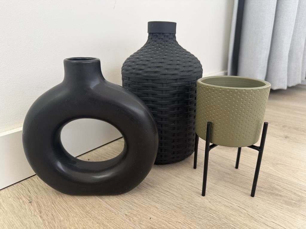 Woondecoratie zwart groen vaas bloempot, Ophalen of Verzenden, Zo goed als nieuw, Zwart, Minder dan 50 cm