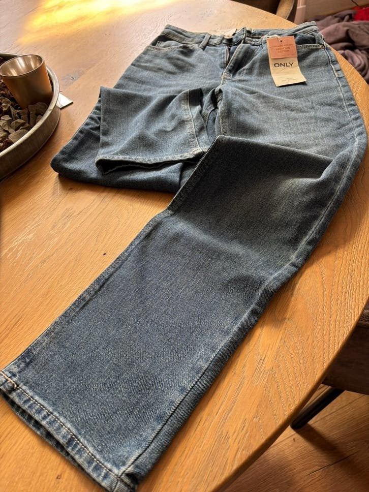 Nieuwe only dames spojkerbroek mt 26/30, Kleding | Dames, Spijkerbroeken en Jeans, Ophalen of Verzenden, Nieuw, Blauw, W27 (confectie 34) of kleiner