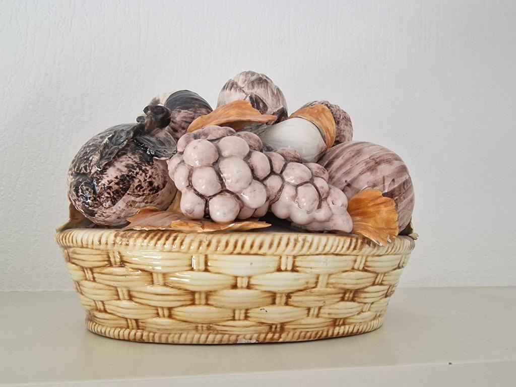 Decoratieve keramieken fruitmand – Vaga International, Antiek en Kunst, Ophalen