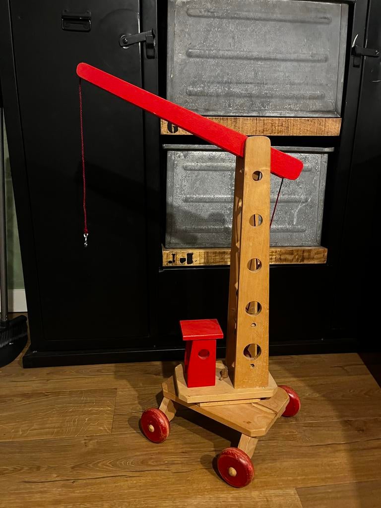 Houten hijskraan met beweegbare arm en haak, Ophalen of Verzenden, Gebruikt, Overige typen