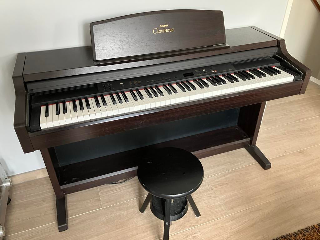 Yamaha Clavinova CLP-840 Digitale Piano - Zeer Goede Staat, Ophalen, Bruin, Digitaal, Zo goed als nieuw