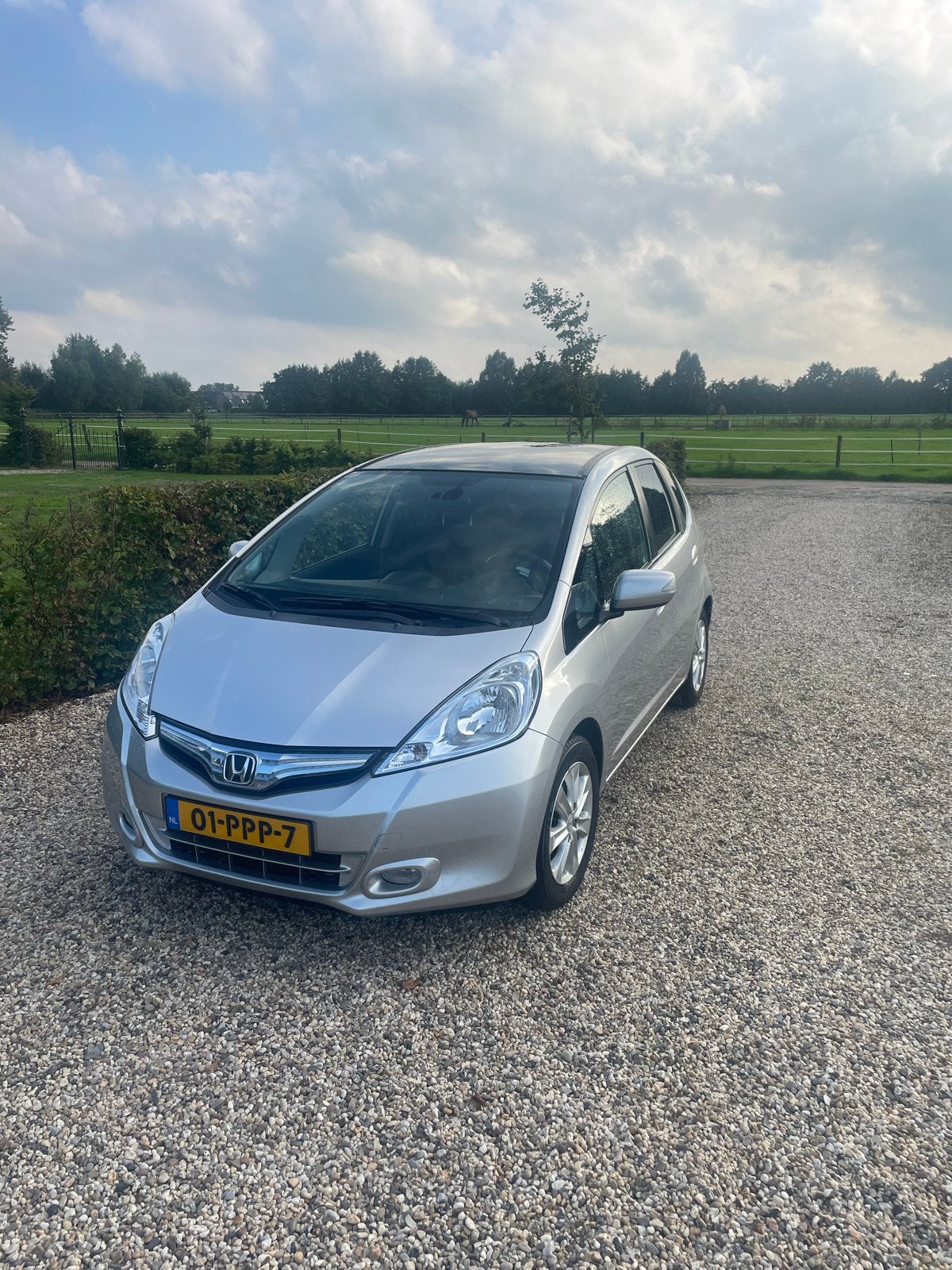 Honda Jazz 1.4 I-vtec 102pk CVT 2011 Grijs, 4 cilinders, 49 €/maand, Origineel Nederlands, 22 km/l