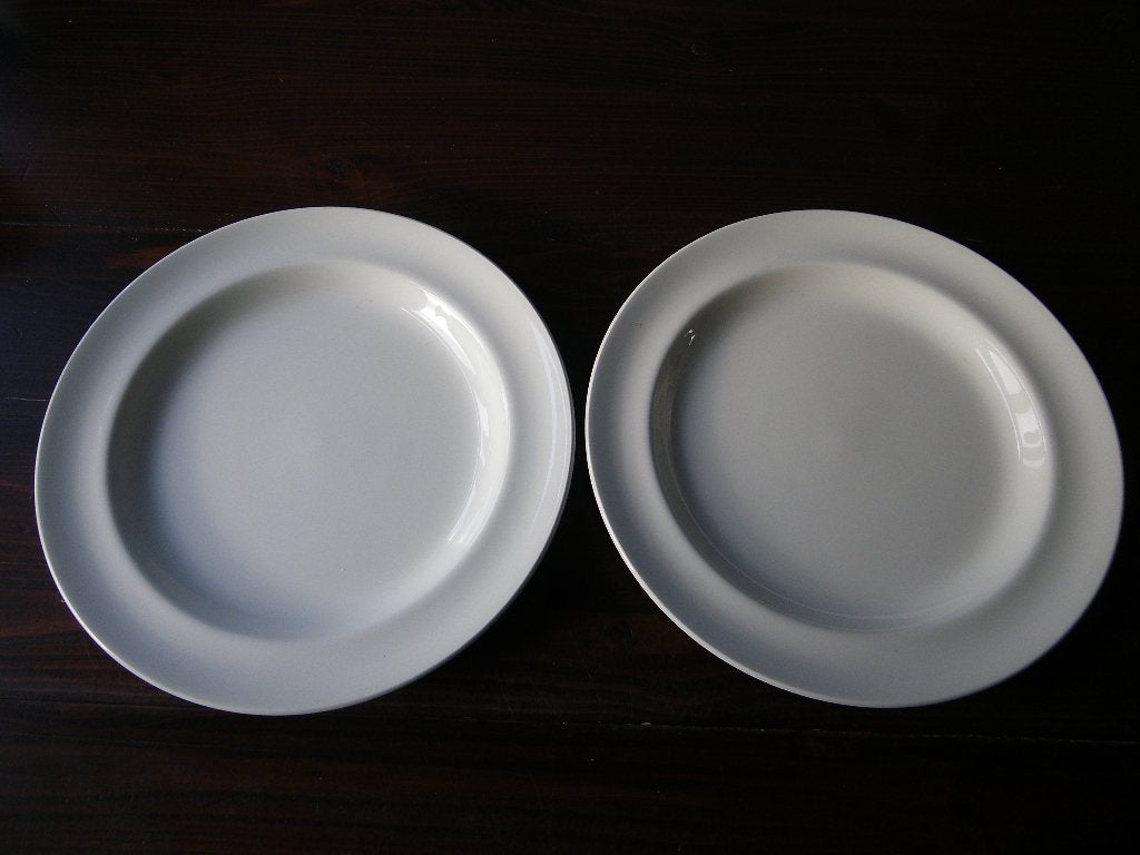 Wedgwood TRADITIONAL PLAIN  2 Dinerborden Ø 26 cm, Gebruikt, Ophalen of Verzenden, Bord(en), Overige stijlen