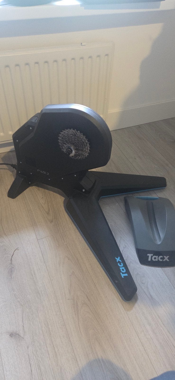 Tacx Flux 2 Smart Trainer met Cassette en Voorwielsteun, Elektrische fiets, Overige typen, Kunststof, Ophalen of Verzenden