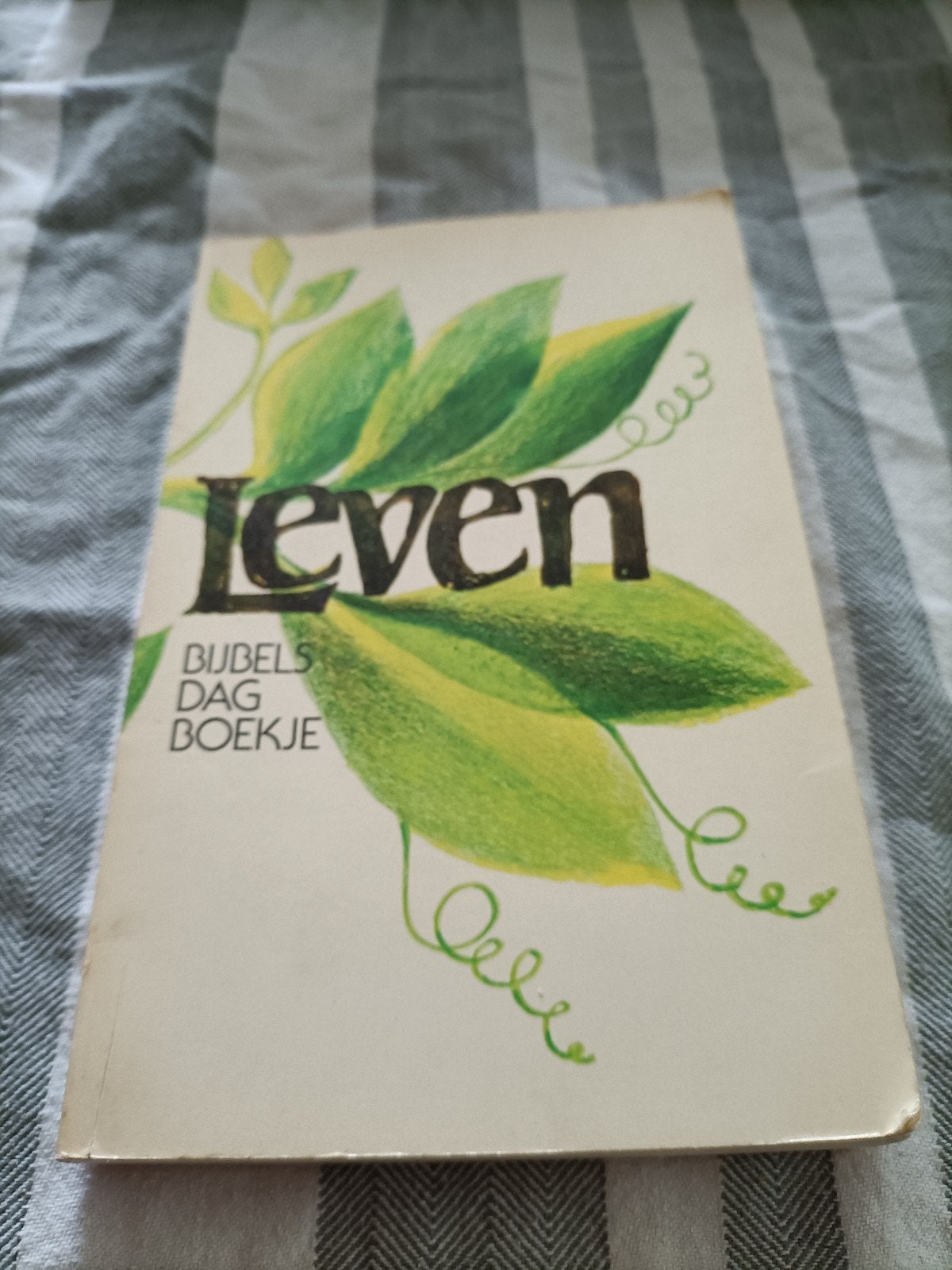 Leven: Bijbels Dagboekje - ECHO nr. 931, Boeken, Godsdienst en Theologie, Ophalen of Verzenden, Gelezen, Diverse medewerkers, Christendom | Katholiek