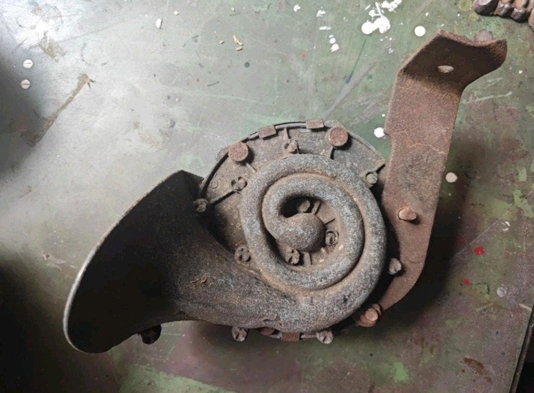 Zeer oude maar werkende claxon 12 volt, Ophalen of Verzenden, Gebruikt