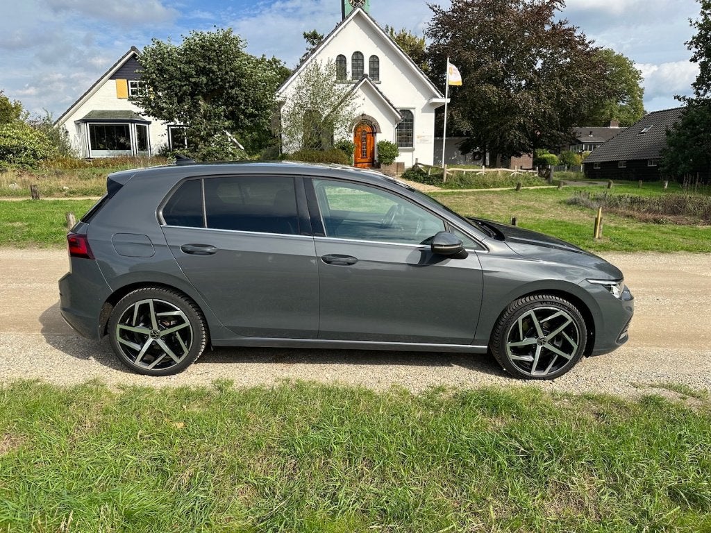 Foto 4 van Volkswagen Golf 8 eHybrid 204 pk | 2021 | Dealer onderhouden