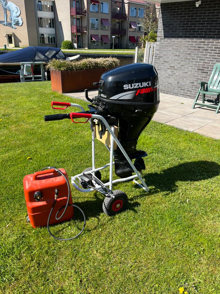 Suzuki 25 pk V twin buitenboordmotor kortstaart, Ophalen, 10 tot 30 pk, Viertaktmotor, Zo goed als nieuw