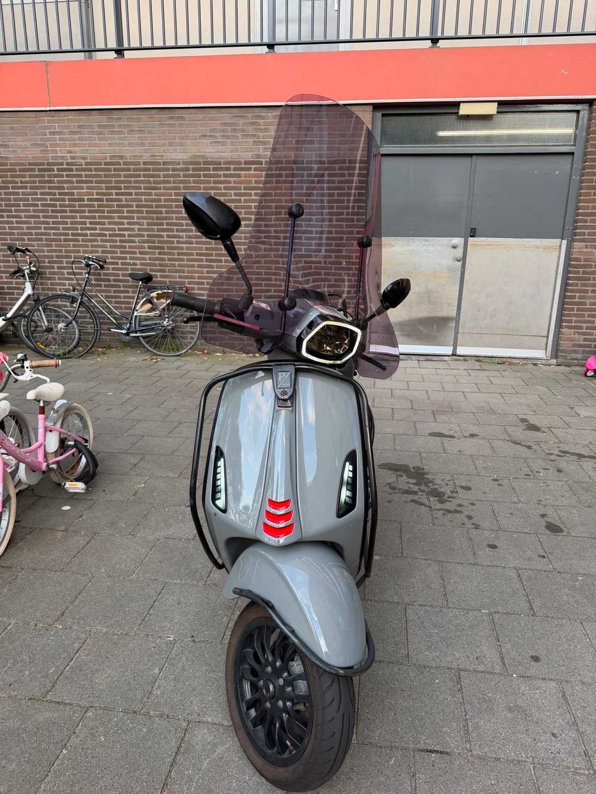 Vespa Sprint 2022 Nardo gray, Fietsen en Brommers, Scooters | Vespa, Ophalen, Gebruikt, Overige modellen, Benzine