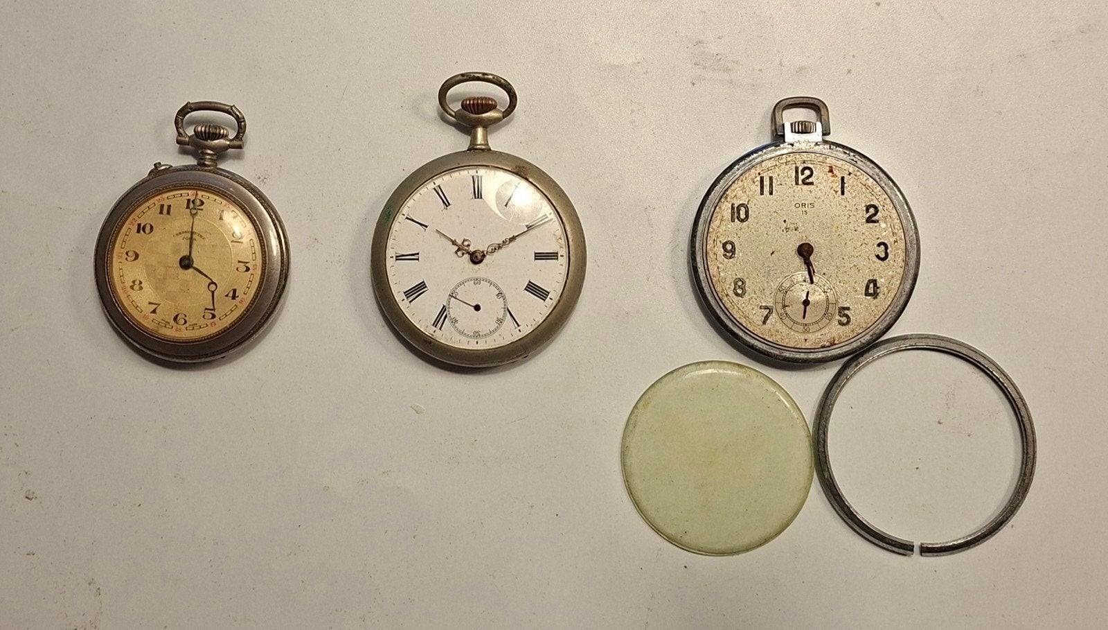 Drie Antieke Zakhorloges - Diverse Merken en Condities, Sieraden, Tassen en Uiterlijk, Overige merken, Overige materialen, Zakhorloge