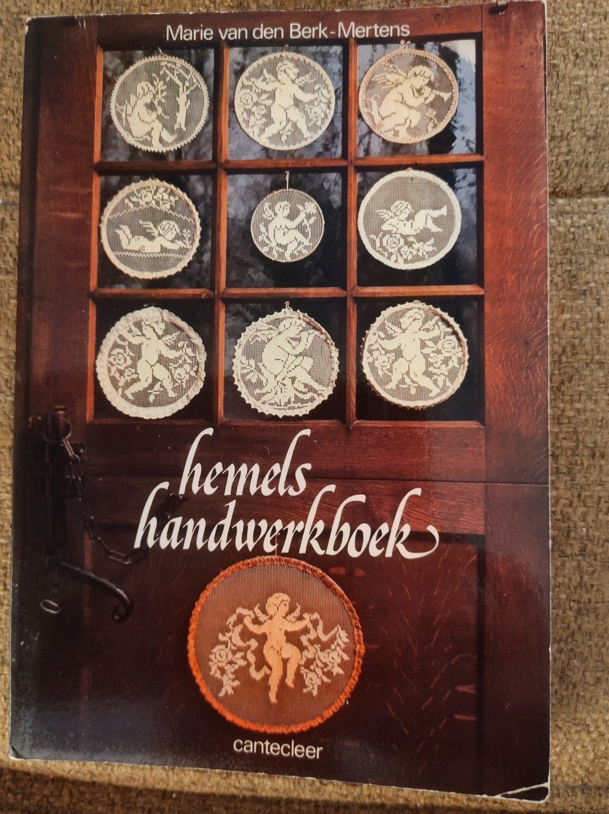 Hemels Handwerkboek - Marie van den Berk-Mertens, Ophalen of Verzenden, Gelezen, Marie van den Berk-Mertens