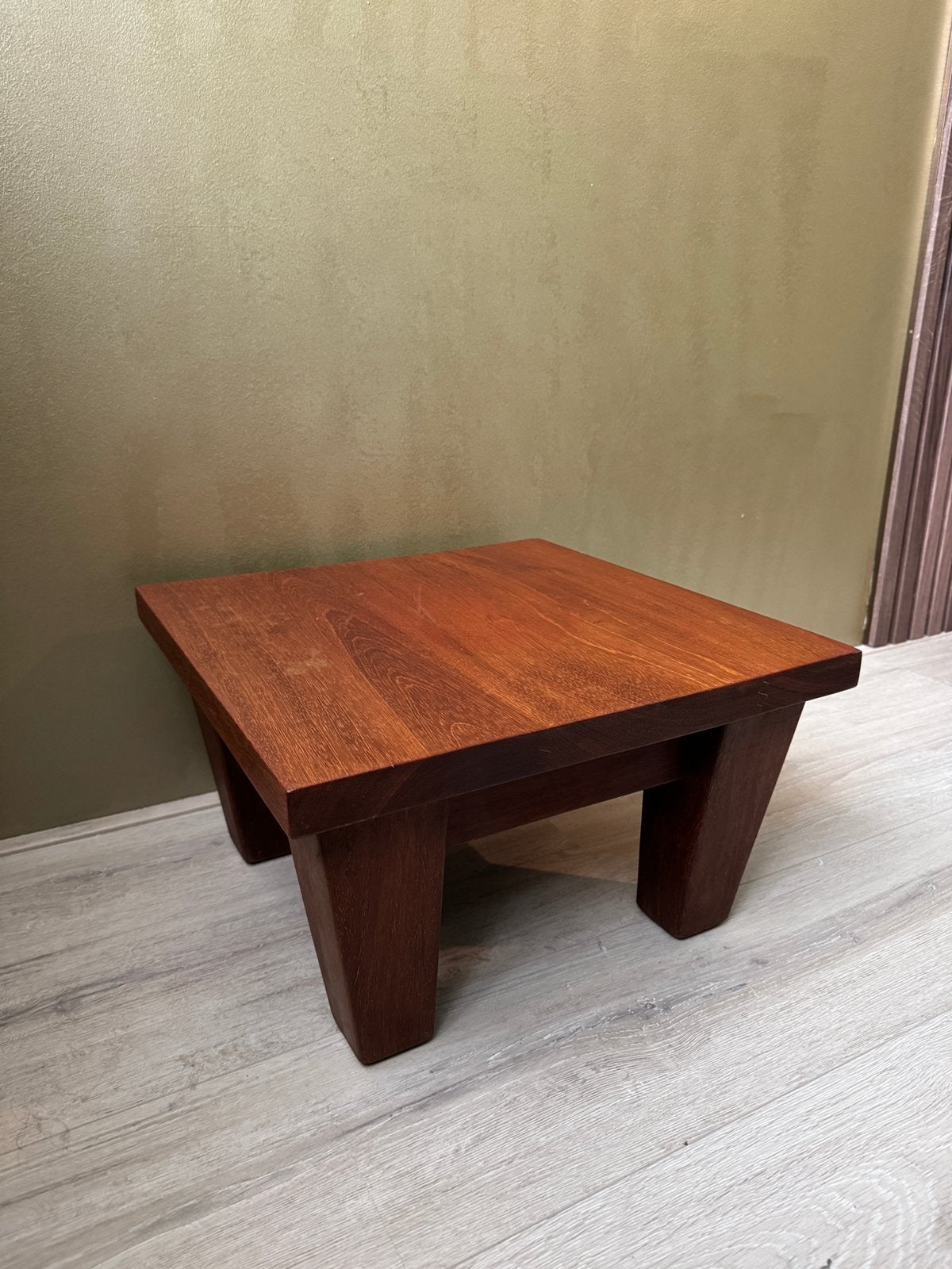 Jatoba houten bijzet tafeltje, Ophalen, Zo goed als nieuw, Minder dan 55 cm, 45 tot 60 cm