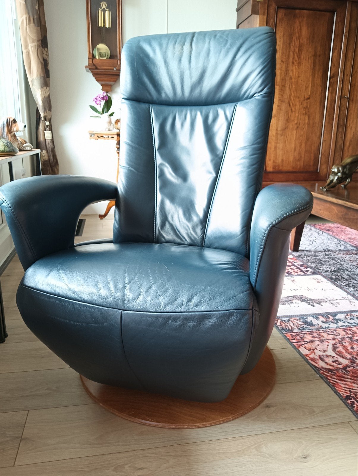 Comfortabele leren relaxfauteuil - Draaibaar, Ophalen, Gebruikt, Modern, Comfort, 75 tot 100 cm