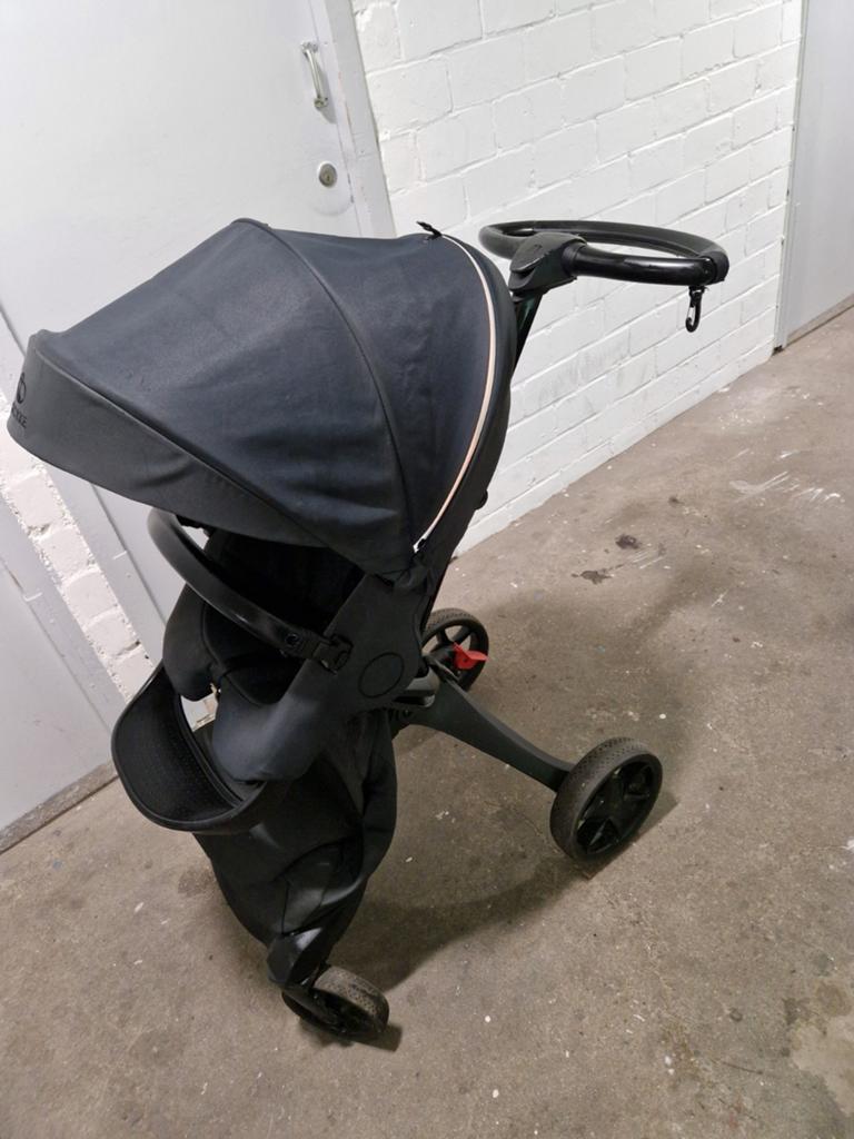 Stokke kinderwagen - Zwart, compleet met accessoires, Ophalen, Gebruikt, Kinderwagen, Overige merken