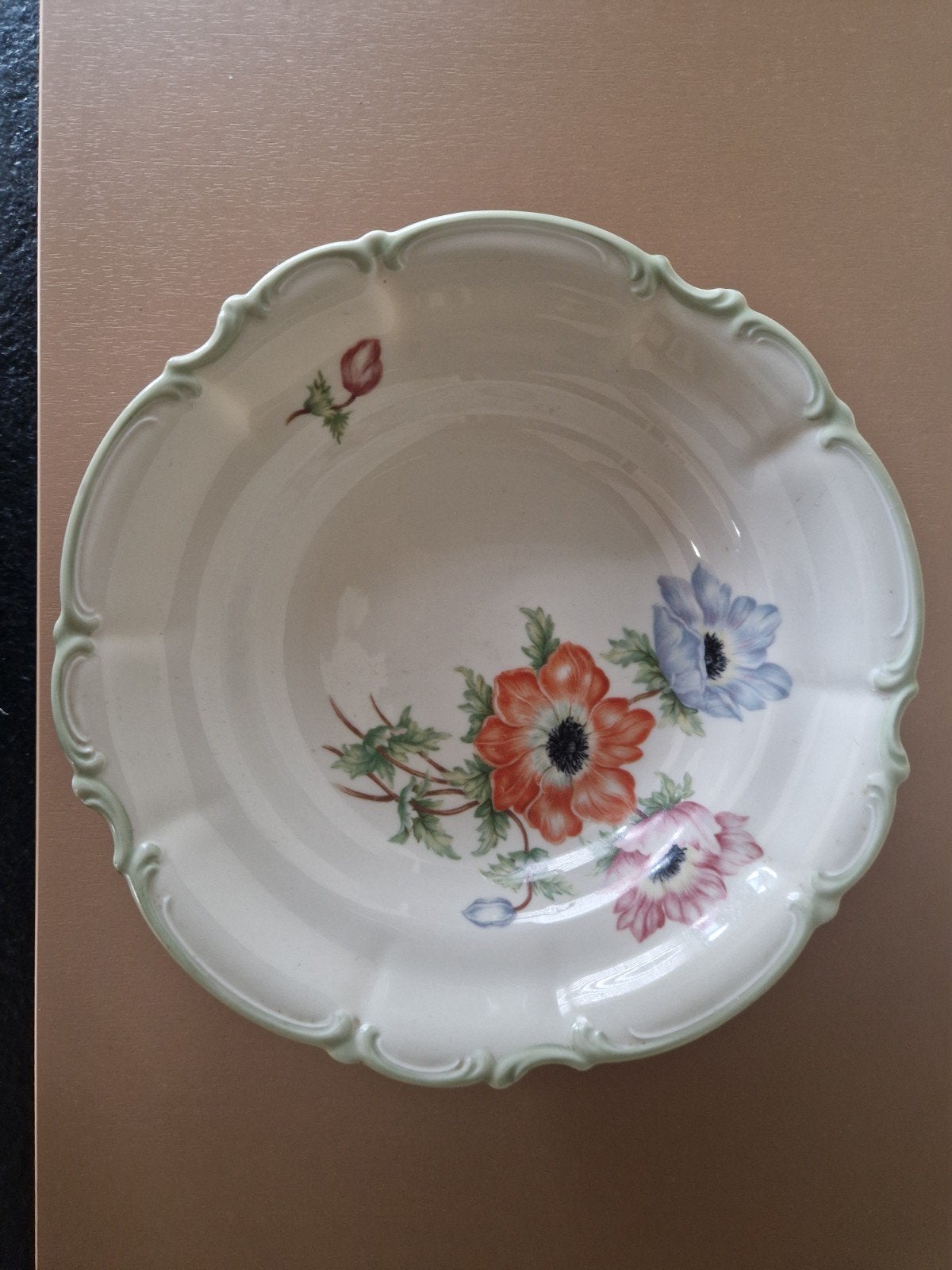 Hutschenreuther Selb Bavaria schaal met bloemmotief, Antiek en Kunst, Ophalen of Verzenden