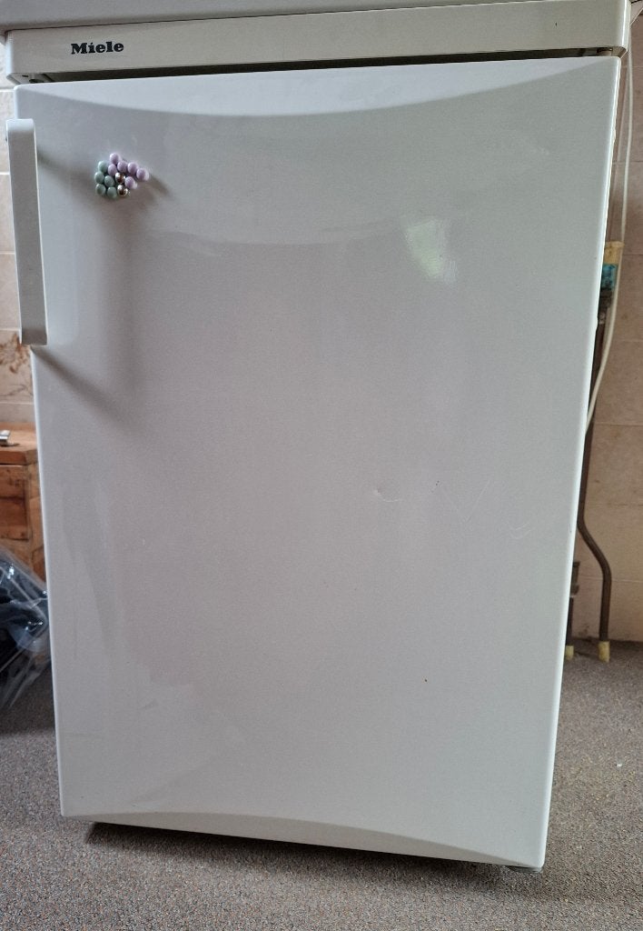 Koelkast tafelmodel Miele, Witgoed en Apparatuur, Koelkasten en IJskasten, Gebruikt, 100 tot 150 liter, 45 tot 60 cm, Met vriesvak