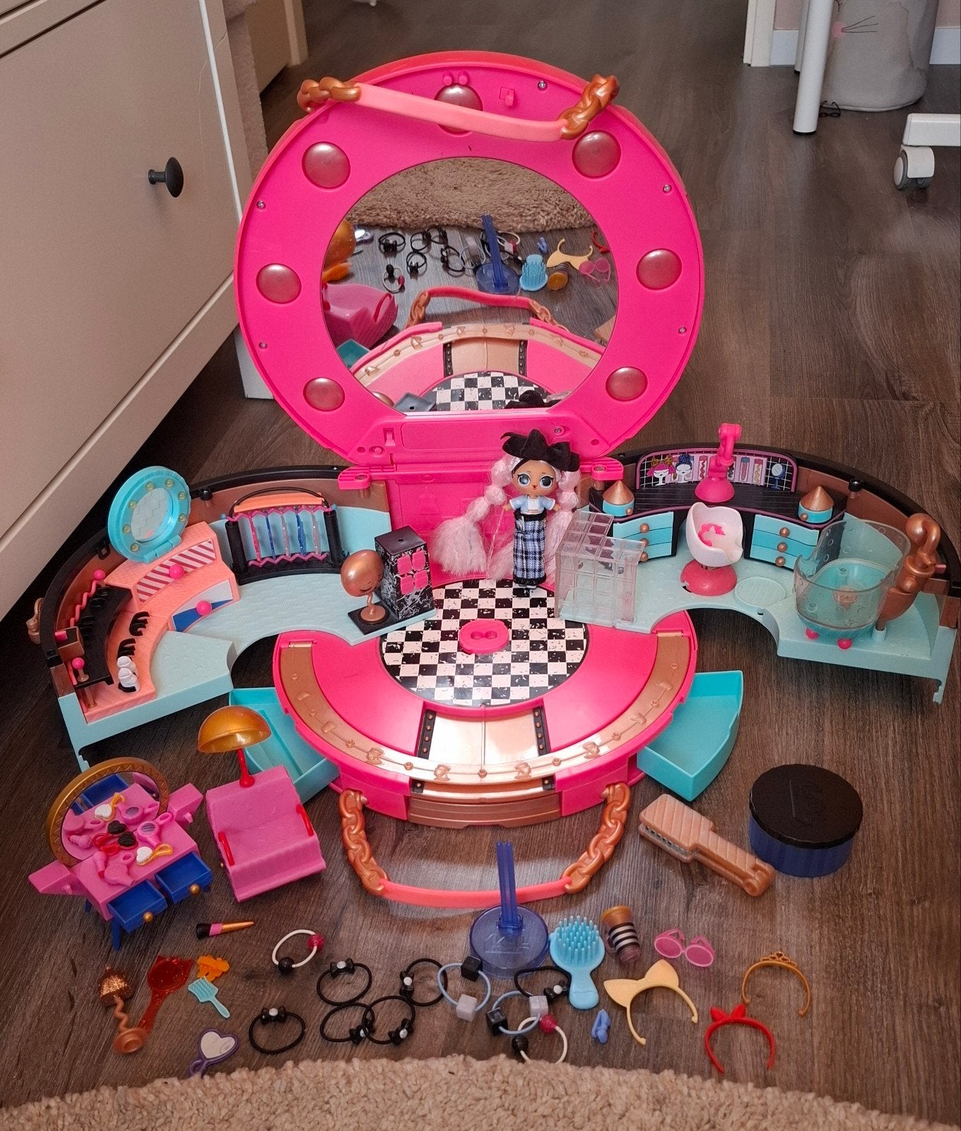 Speelgoed L.O.L. Surprise! Schoonheidssalon Speelset, Ophalen of Verzenden, Zo goed als nieuw, Toebehoren