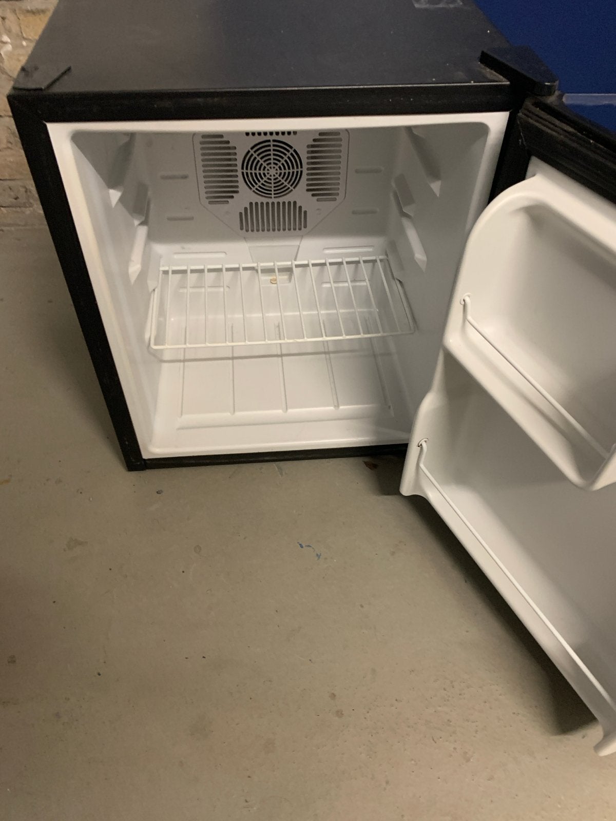 Mini koelkast, Witgoed en Apparatuur, Ophalen, Minder dan 75 liter, Zonder vriesvak, Gebruikt