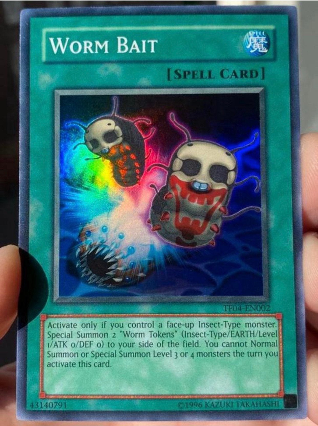 Yu-Gi-Oh! Worm Bait TF04 Playstation PSP Promo !, Ophalen of Verzenden, Gebruikt, Losse kaart, Foil