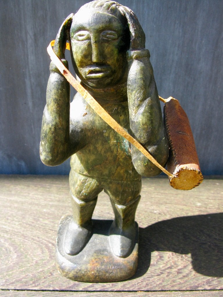 BEELD SPEKSTEEN INUIT/GROENLAND/CANADA HANDGESNEDEN, 19 cm, Steen/keramiek, Ophalen of Verzenden, Groen