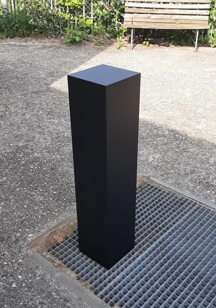 Sokkel 25x25x100cm mat zwart, Huis en Inrichting, Woonaccessoires | Zuilen en Pilaren, Ophalen, Nieuw