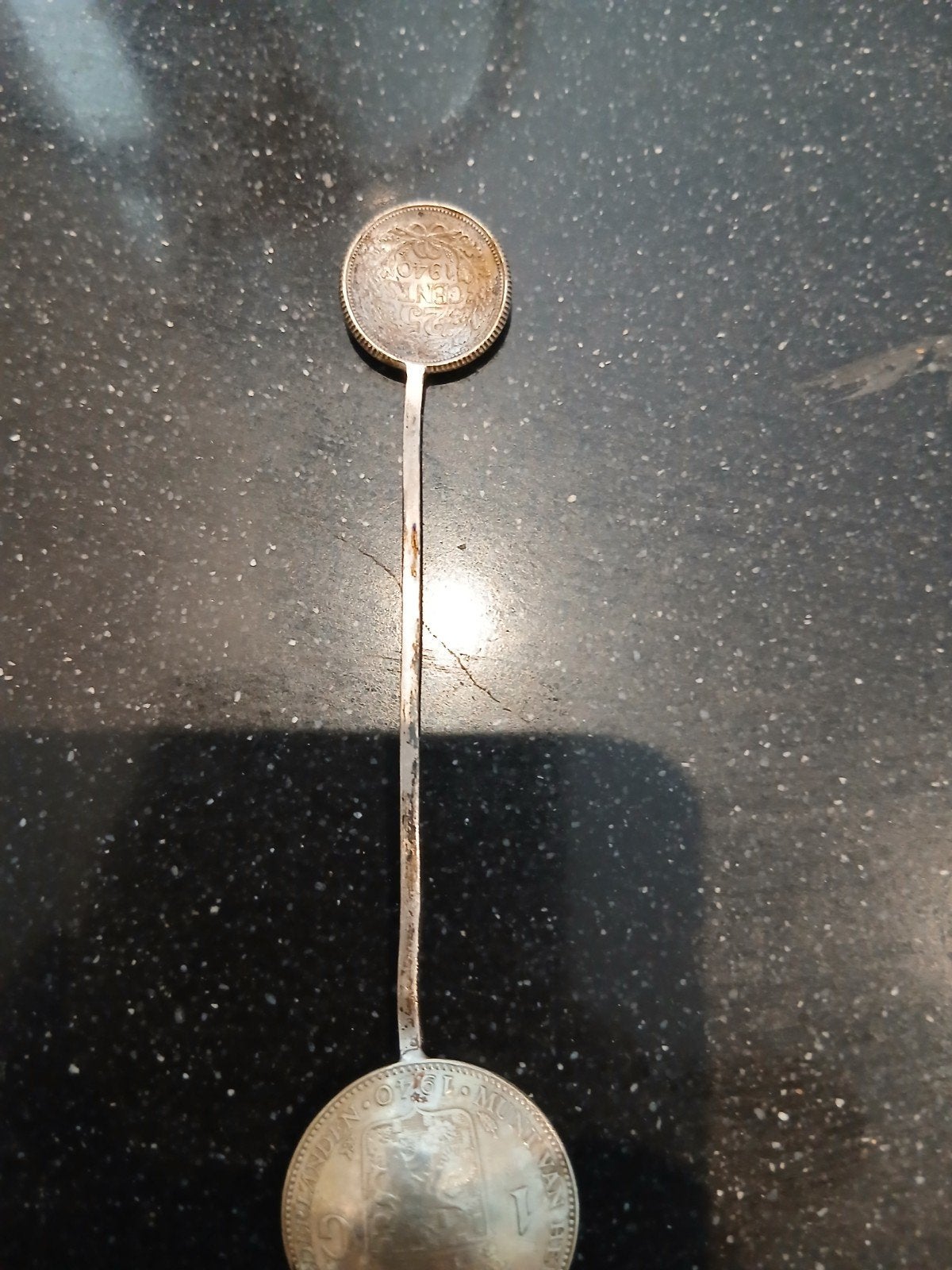Antieke zilveren lepel met munten - 1940, Antiek en Kunst, Ophalen of Verzenden