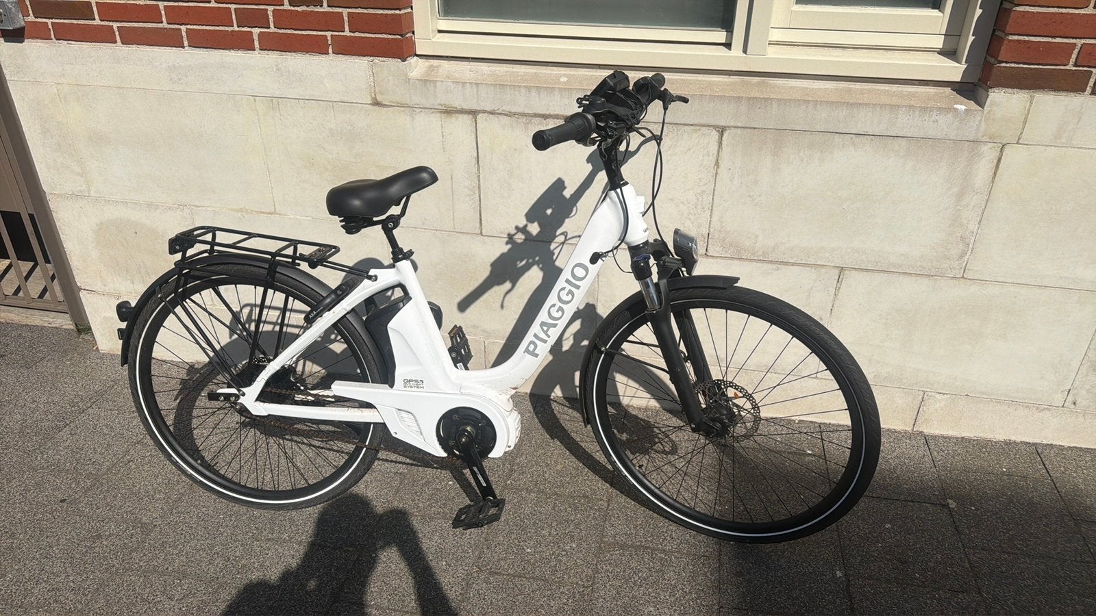 Piaggio e-bike: Stijlvolle en comfortabele elektrische fiets, Ophalen of Verzenden, Gebruikt, 50 km per accu of meer, Overige merken