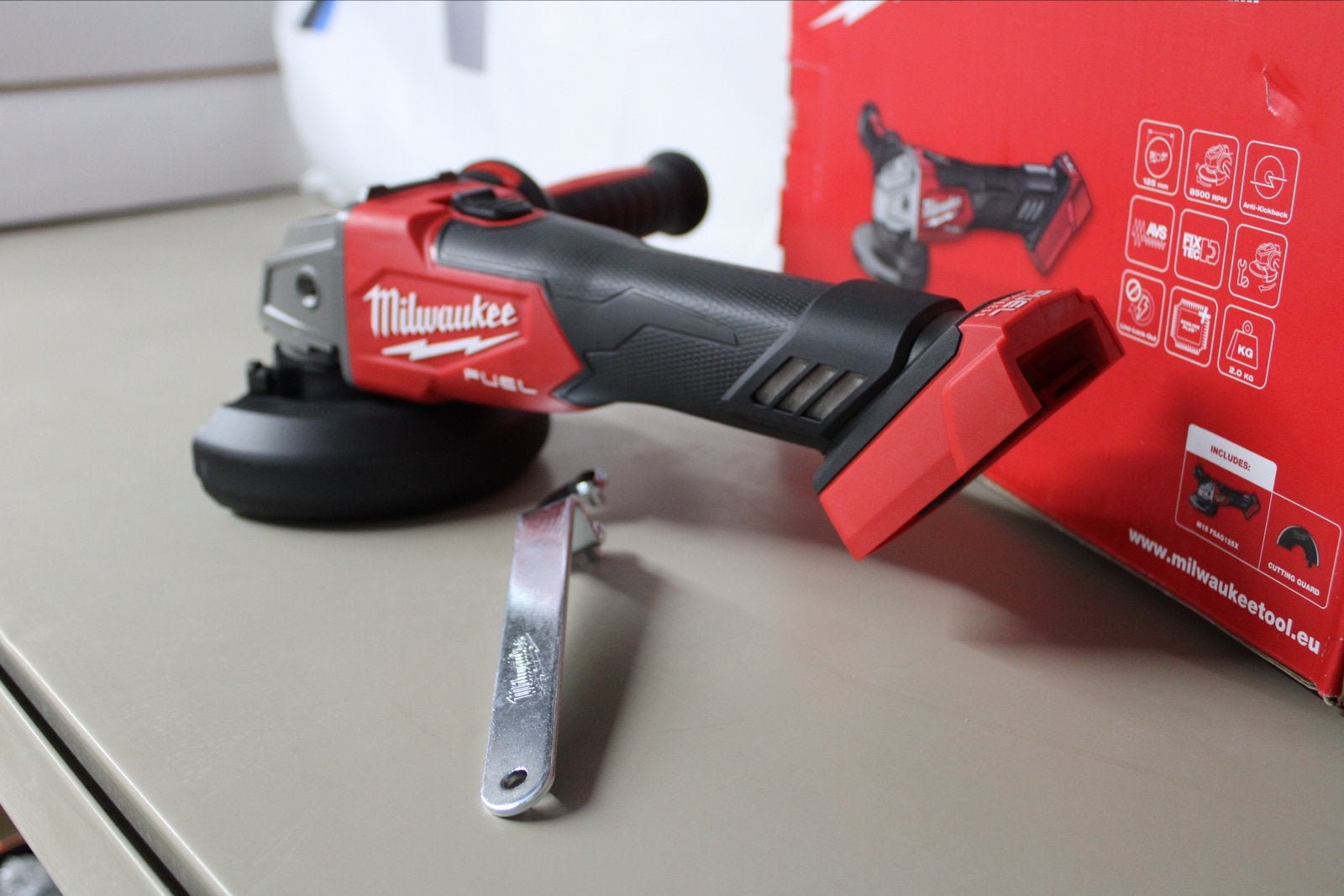 Milwaukee Slijpmachine 125 MM M18 FSAG125X-0 incl. Accu 5.0, Haakse handslijpmachine, Nieuw, Ophalen of Verzenden, Milwaukee