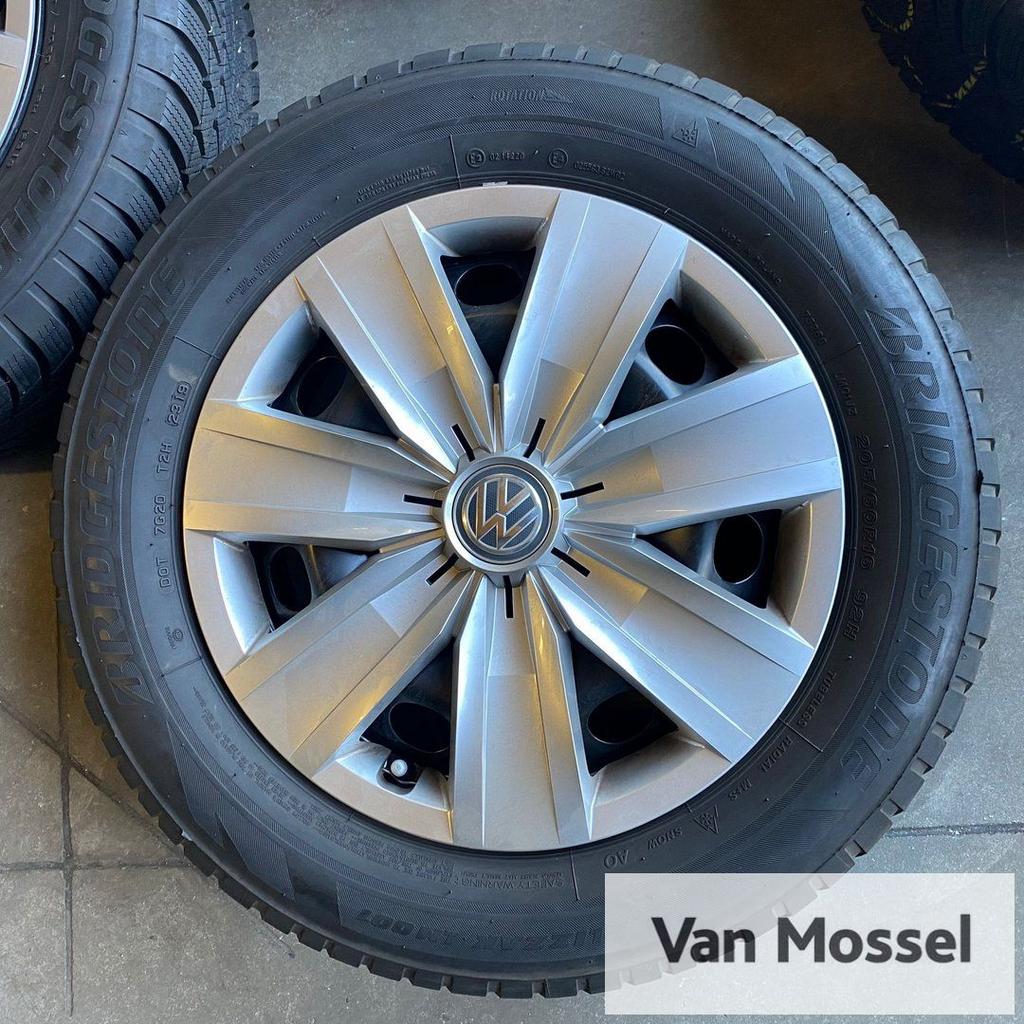 VW T-Roc Bridgestone Blizzak LM001 205/60/R16 92H, Gebruikt, -, Banden en Velgen, -