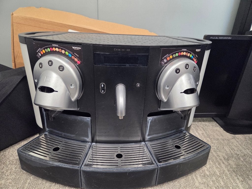 Nespresso professional Gemini, Ophalen, Gebruikt, 10 kopjes of meer, Koffiemachine