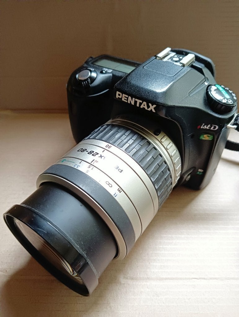Pentax *ist D DSLR met 28-80mm lens, Audio, Tv en Foto, Gebruikt, Ophalen of Verzenden, Pentax, Cameratas
