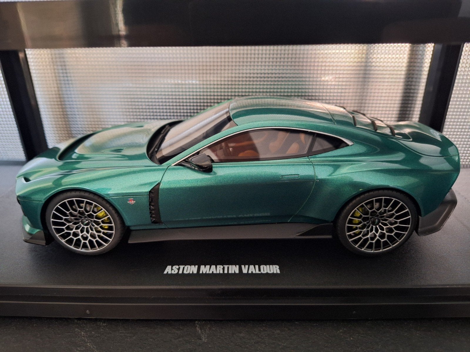 Aston Martin Valour 2024 Schaal 1:18, Overige merken, Auto, GT Spirit, Nieuw