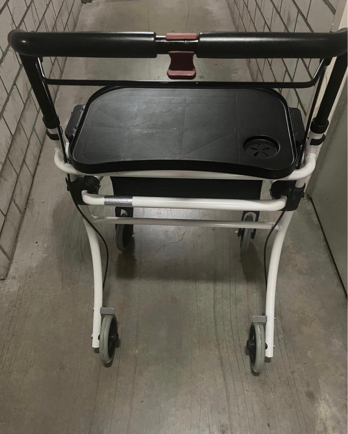 Rollator, Diversen, Ophalen