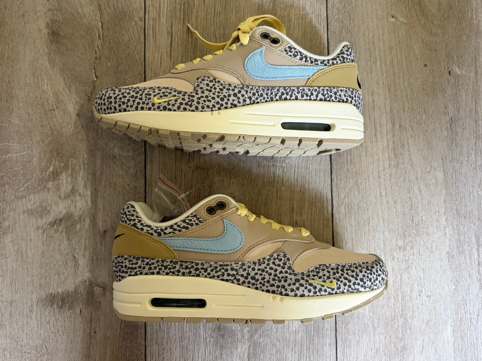 Nike Air Max 1 WMNS Cobblestone / Worn Blue, Beige, Nieuw, Ophalen of Verzenden, Sneakers of Gympen
