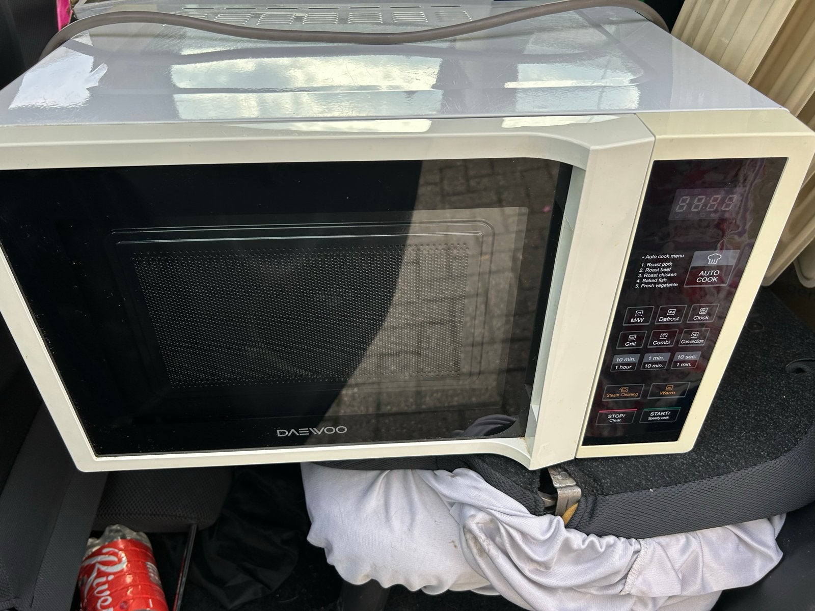 Daewoo Combimagnetron - Zo goed als nieuw, Witgoed en Apparatuur, Combimagnetron, Grill, Ophalen of Verzenden, Zo goed als nieuw