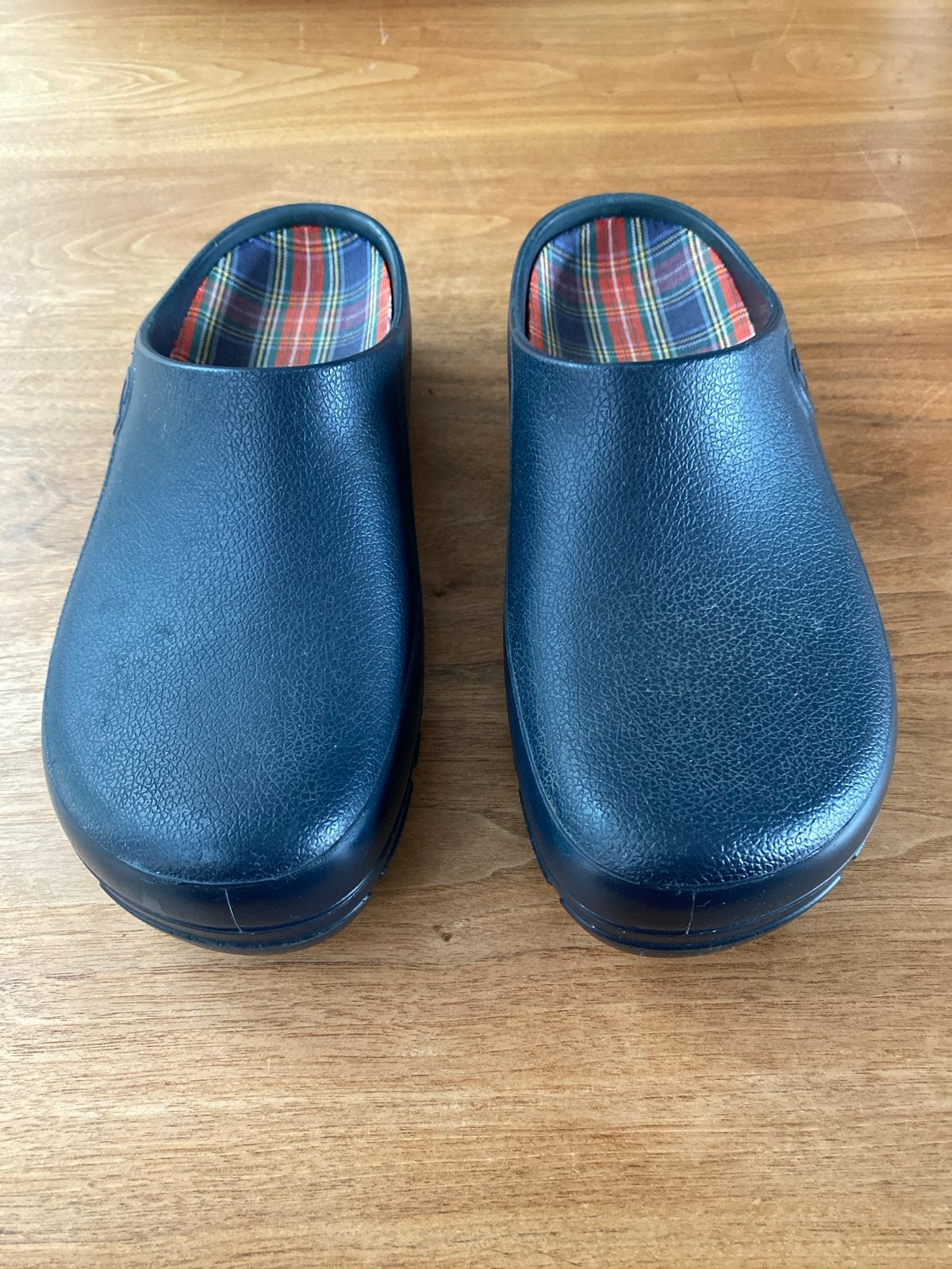 Donkerblauwe kunststof klompen, maat 40, Kleding | Dames, Schoenen, Zo goed als nieuw, Overige typen, Blauw, Ophalen of Verzenden