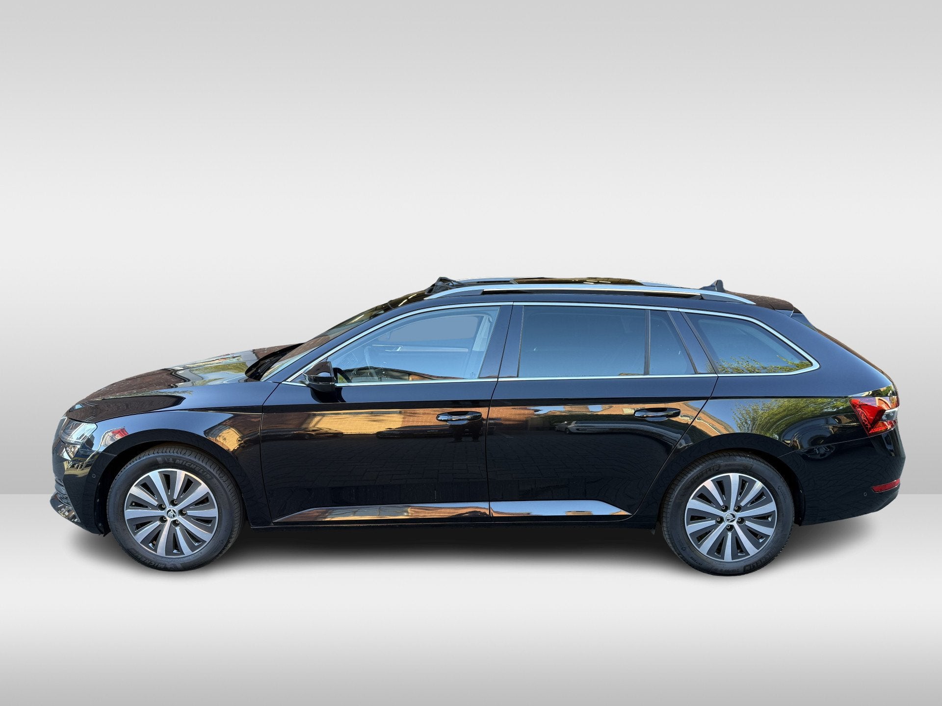 Skoda Superb Combi 1.4 TSI iV Business Edition Plus | stoelv, Gebruikt, Euro 6, 4 cilinders, Zwart