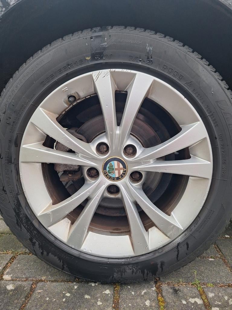 Alfa Giulietta velgen met banden., Auto-onderdelen, Banden en Velgen, Ophalen, Velg(en), 17 inch, Zomerbanden