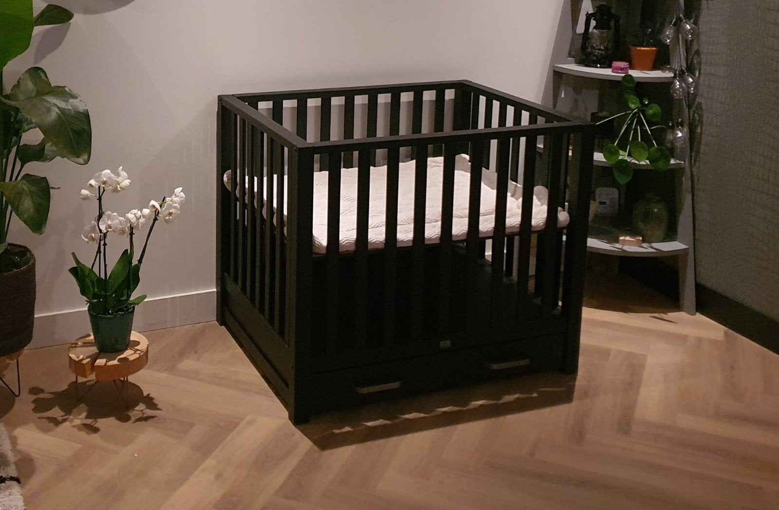 TWF Laura Box incl. matras en Jollein kleed op maat, Kinderen en Baby's, Boxen, Ophalen, Zo goed als nieuw, Rechthoekig, In hoogte verstelbaar